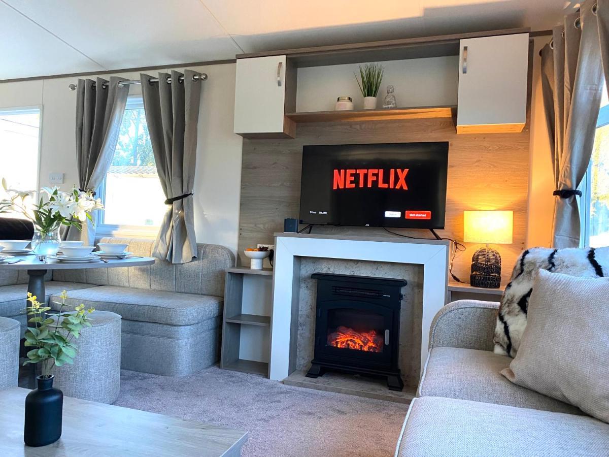 Holiday park Short Escape Within Billing Aquadrome Northampton